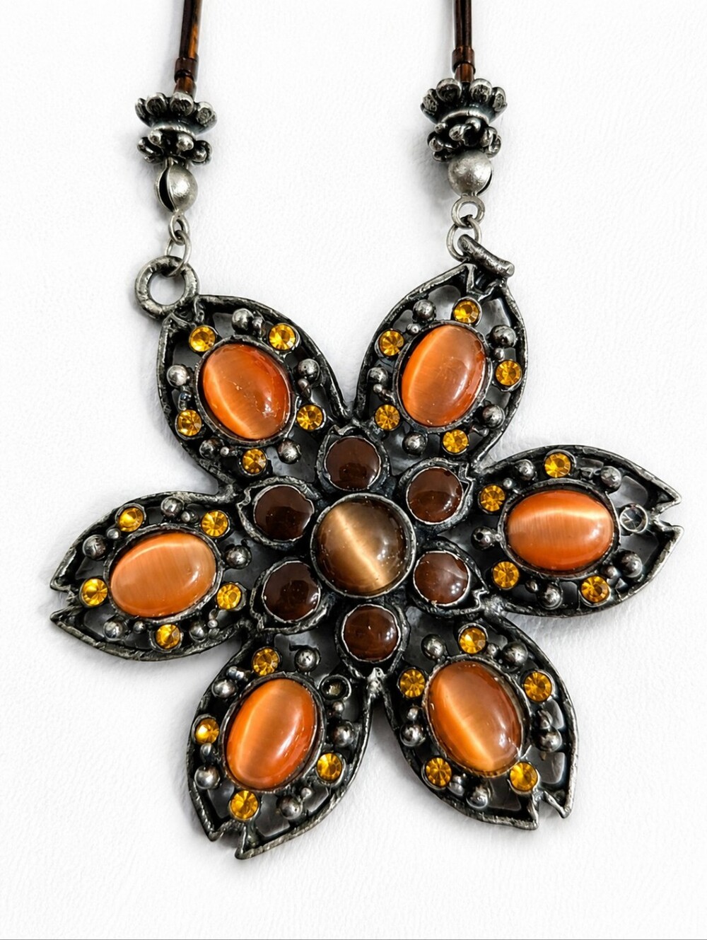 Vintage Y2K Amber Cat Eye Flower Pendant Necklace Brown Seed Bead Boho Grunge